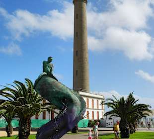 Brunnen am Park mit Faro