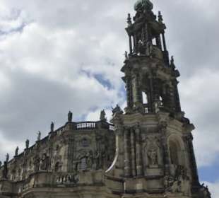 Die Dresdner Hofkirche von außen