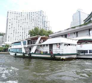 Mit dem Hop and Hop Boot Bangkok entdecken