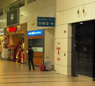 Abflugbereich Terminal II um 23Uhr