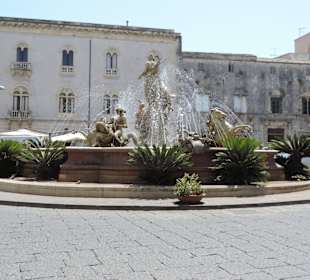 Siracusa, Artemidina kašna