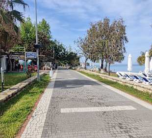 Strandpromenade Side