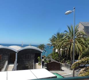 Vom Shoppingcenter ausgesehen .