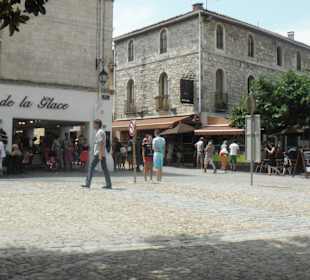 Platz am Eingangstor