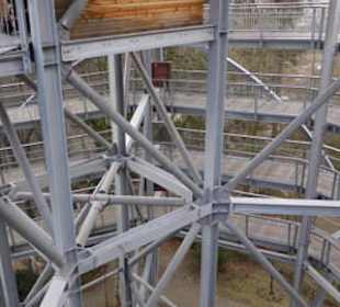 Baumwipfelpfad-das Stahlgerüst-beeindruckend