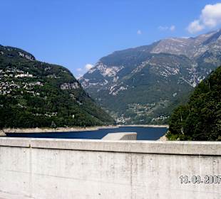 Valle Verzasca-Staudamm