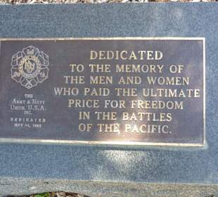 Gedenktafel am Eingang