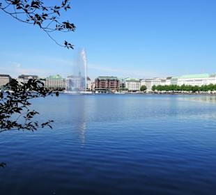 Blick über das Wasser der Binnenalster