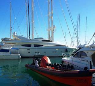 Blick zum Hafen Boote