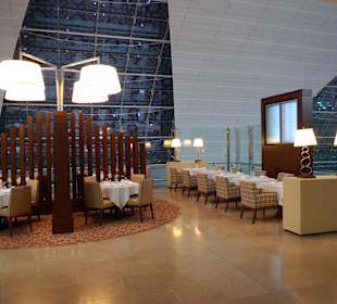 Emirates First Class Lounge, A 380 Hub
