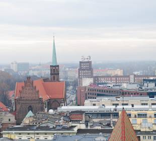 Widok na gmach Poczty Polskiej