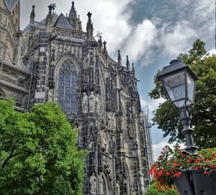 Außenansicht des Aachener Doms