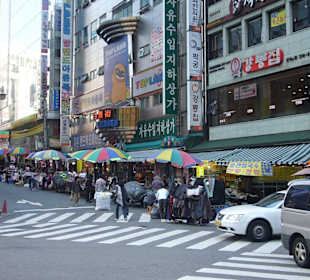 Einkaufsmarkt in koreanischer Tradition