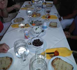 Knoblauchbrot und Vorspeisen