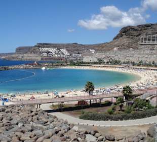 Blick über den Strand von Amadores