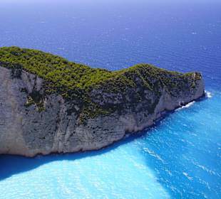 Výhled na cíp pláže Navagio