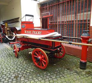 So alt, noch von Pferden gezogen