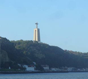 Fahrt mit der Fähre zur Statue