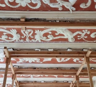 Ein Teil der Deckenrestaurierung