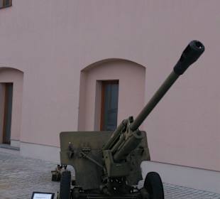 Armata znajdująca się na placu