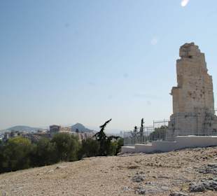 Hinteransicht des Philopappos Denkmalmit Akropolis