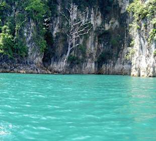 Türkisfarbenes Wasser