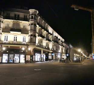 Beim Leopoldsplatz in der Nacht