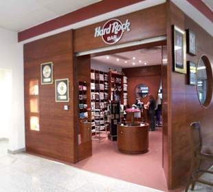 Merchandise-Bereich im MIA Luqa