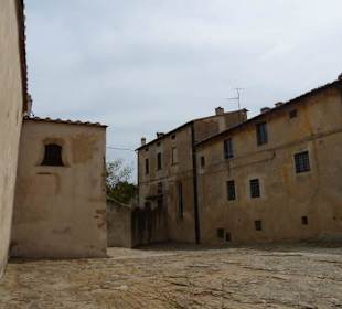 Etwas karger Innenhof