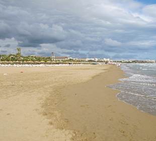 Man kann am Strand bis nach Side laufen!