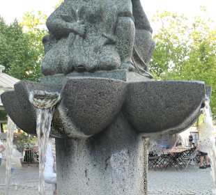 Am Fischmarkt, zwischen Groß St. Martin und Rhein