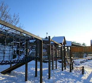 Abenteuerspielplatz am Skihang