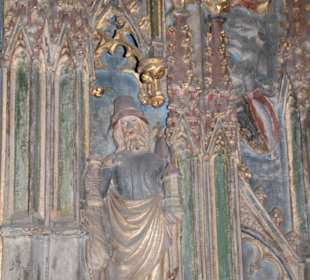 Heiligenstatuen am Tabernakel