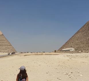 Chephrem mit Cheops Pyramide 