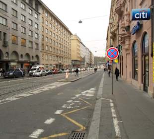 Vorm Palladium und City Centre