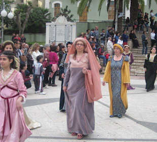 Mittelalterlicher Umzug in Villaputzu