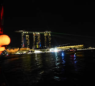 Lasershow vom Wasser