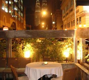 Petronas Twin Towers bei Nacht