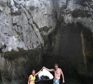 Durch dieses Loch müssen wir alle zur Small Lagoon