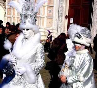 Kostüme-Masken-Show Venedig 2011