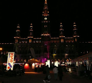 Rathaus bei Nacht