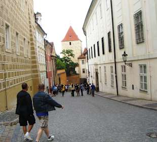 Gang zur Goldenen Gasse