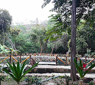 Laguna de agua sulfurosa