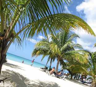 Unser Beach Charela Inn am Tag