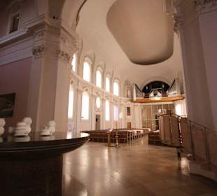 Blick in das Kirchenschiff