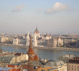 Blick auf die Donau und das Parlament