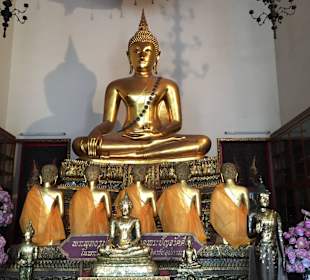 Сидящий Будда