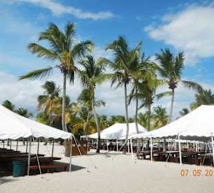 Sitzmöglichkeiten im Schatten
