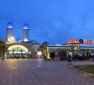 Senzo Mall in Nachbarschaft