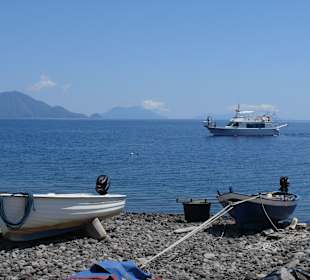 Unsere "Privat-Jacht" in Alicudi